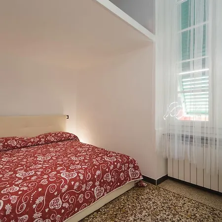 Genovahost - Dalla Cattedrale Apartman *